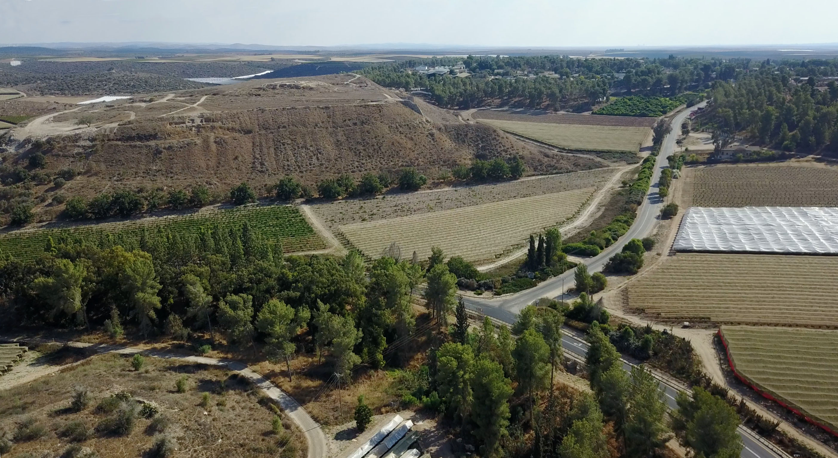 הכניסה למושב לכיש מהאוויר